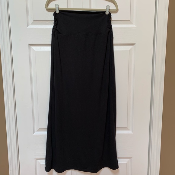 Old Navy Black Maxi Skirt - Picture 2 of 5